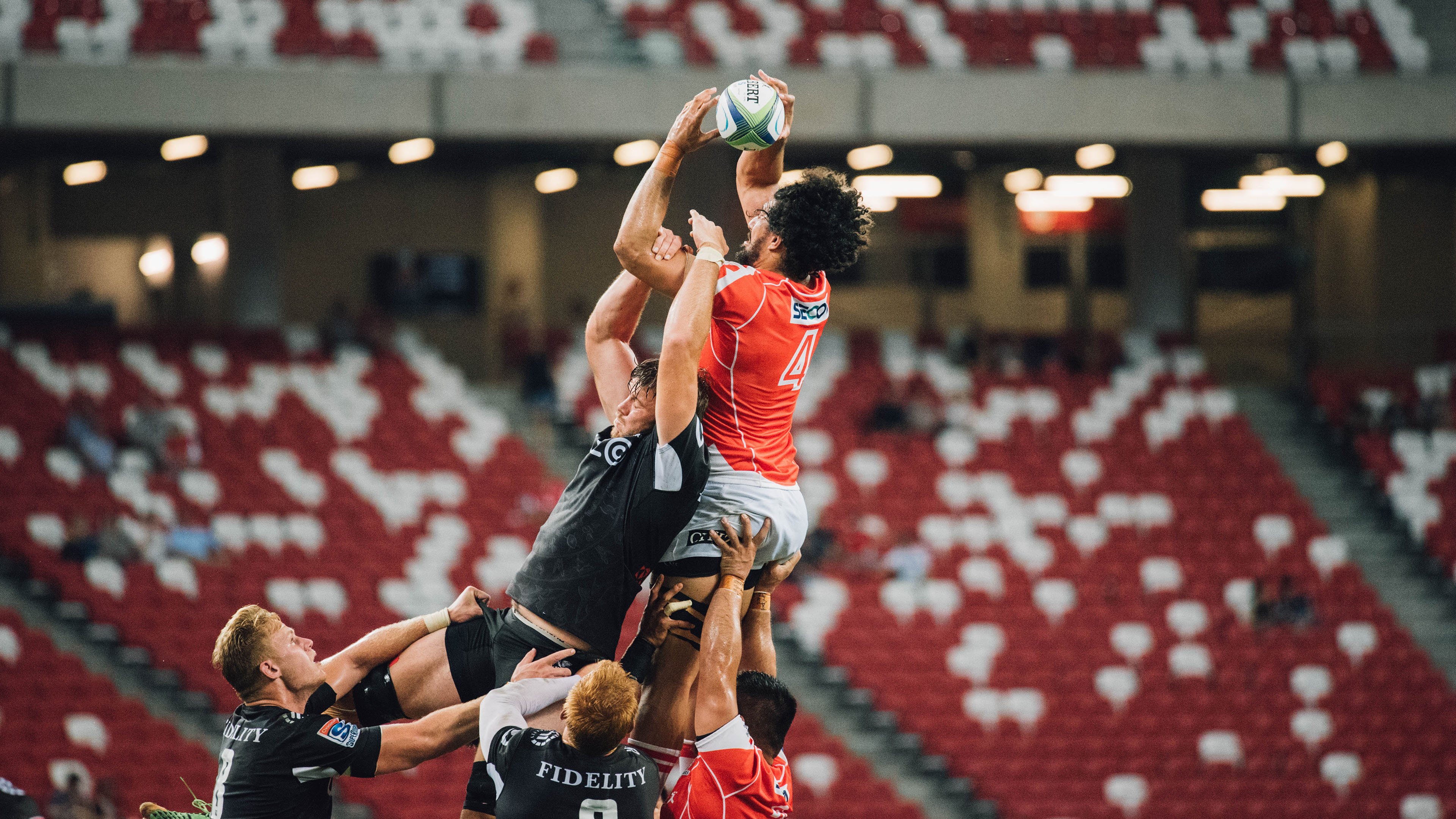 库里连中三记远投勇士再次反超比分，库里远投集锦