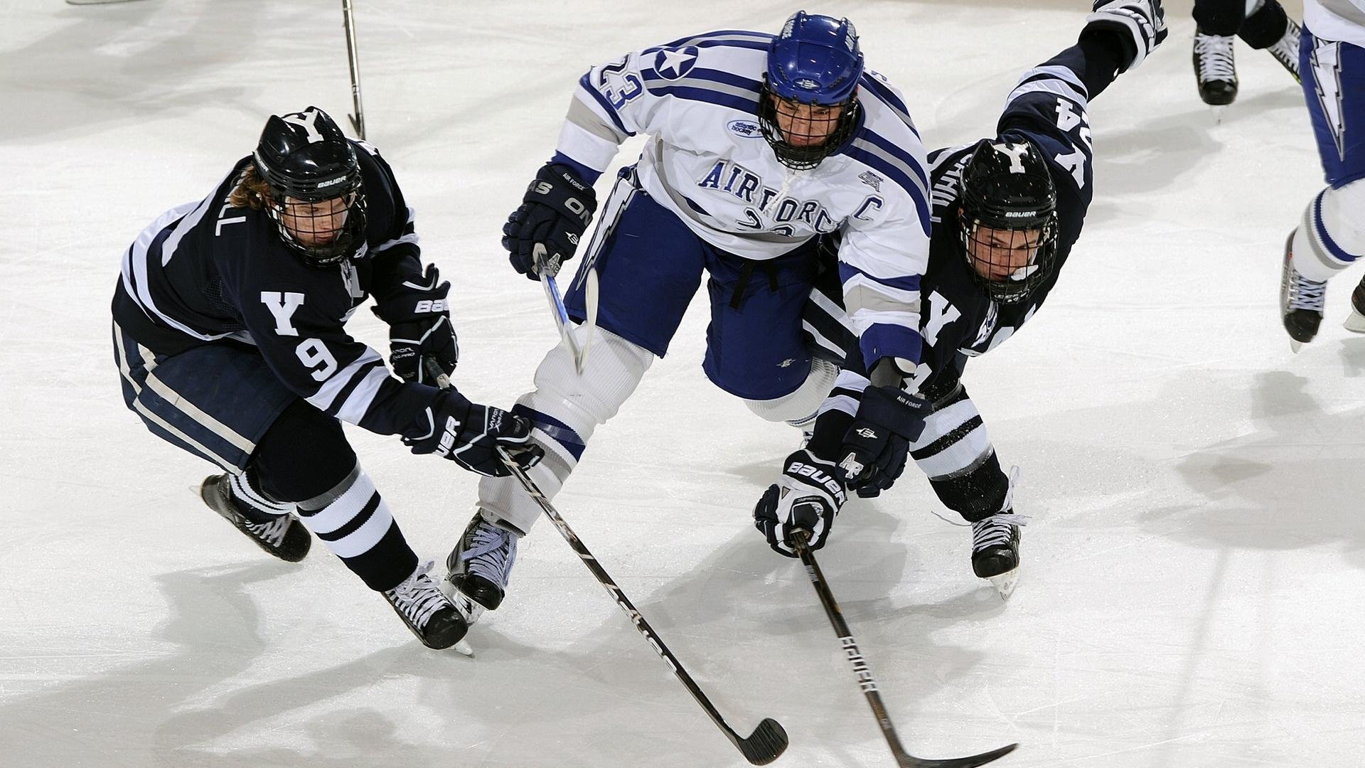 足球产业链延伸推动足球培训器材市场快速发展,足球器材公司