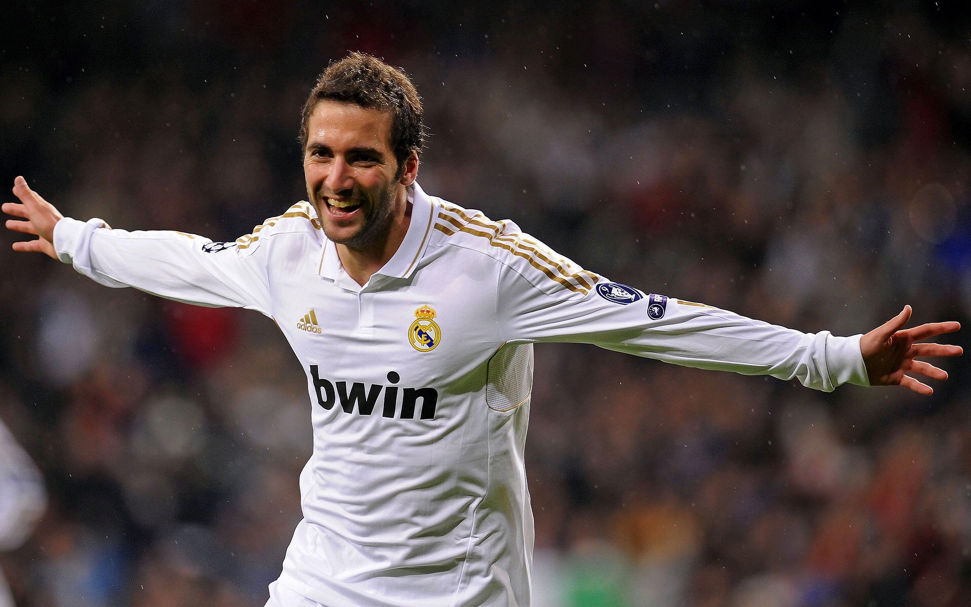 达里尔·基：他以敏锐的观察力和无懈可击的防守技巧，稳固了全黑队的后防线